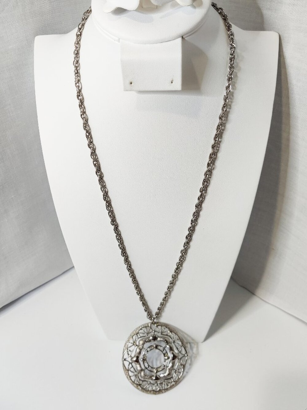 Vintage Jonette Jewelry Signed JJ Modernist Silver Medallion Necklace